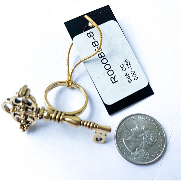 HOUSE OF HARLOW 1960 Large Key Cocktail Ring in Gold - Picture 2 of 6